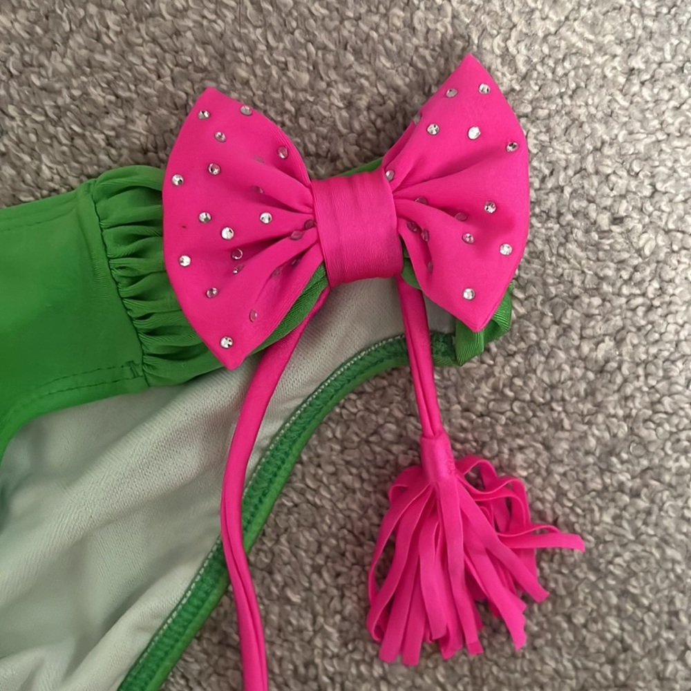 Luli Fama Besos Y Lazos bikini 💚💕🎀 - Picture 5 of 12